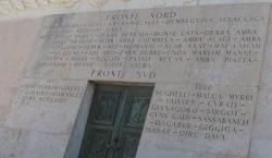 siracusa_monumento_caduti_africa_lastra di marmo con nome delle conquiste italiane nella seconda guerra d Africa orientale 34-35