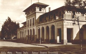 Piazza Italia ad Addis Abeba. si nota la stazione ferroviaria