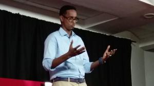 Abbas Sheikh Siraji_ministro Somalia3