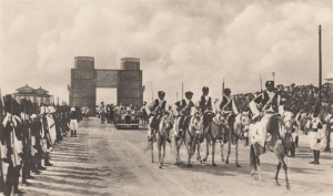 1934_mogadiscio_visita_re-vittorio-emanuele-iii_binocolo