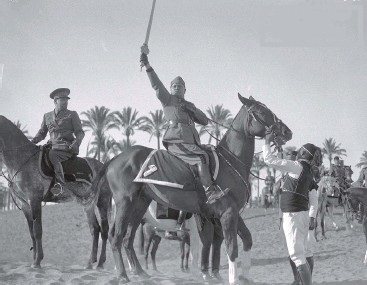 Mussoli_immagine_spada_islam_foto_originale[1]