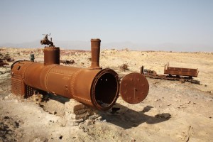 5 - Dallol oggi caldaia di locomotiva abbandonata (Da Internet)