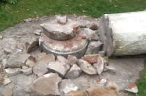 Distrutta Statua Selassie_Cannizaro Park_Wimbledon